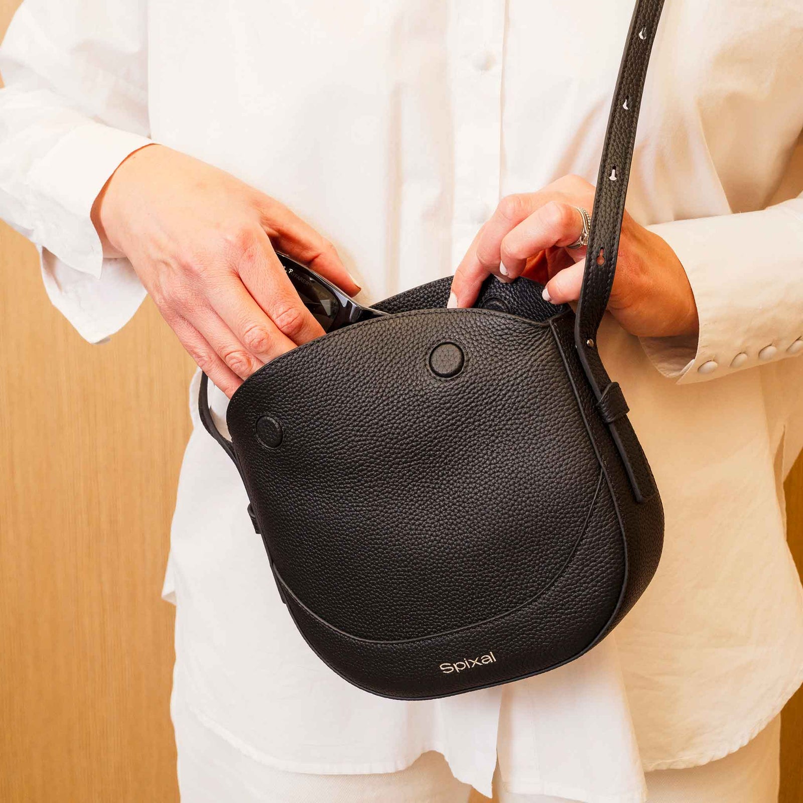 adjustable and removable cross body leather handbag strap